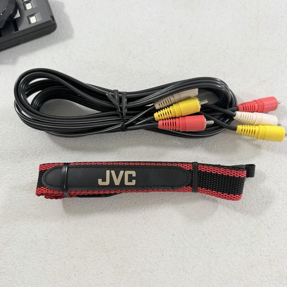 JVC GR-SXM240U Compact VHS-C SVHS-C Super VHS Camcorder W/ Extras FOR PARTS READ